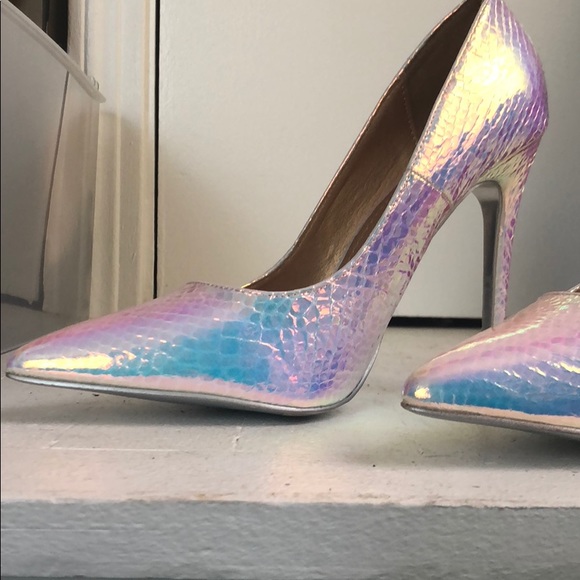 Holographic heels - Picture 2 of 3